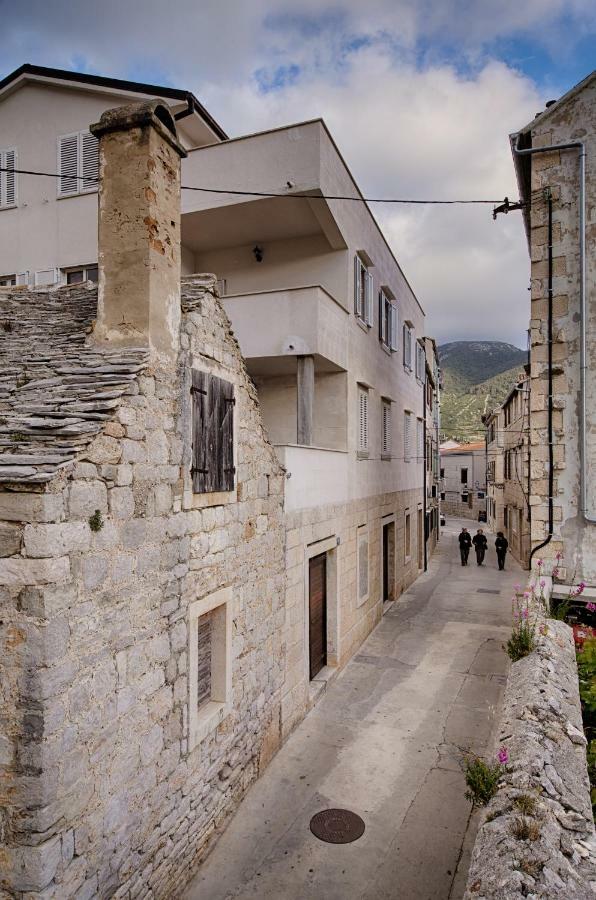 Apartments Marinkovic コミジャ エクステリア 写真