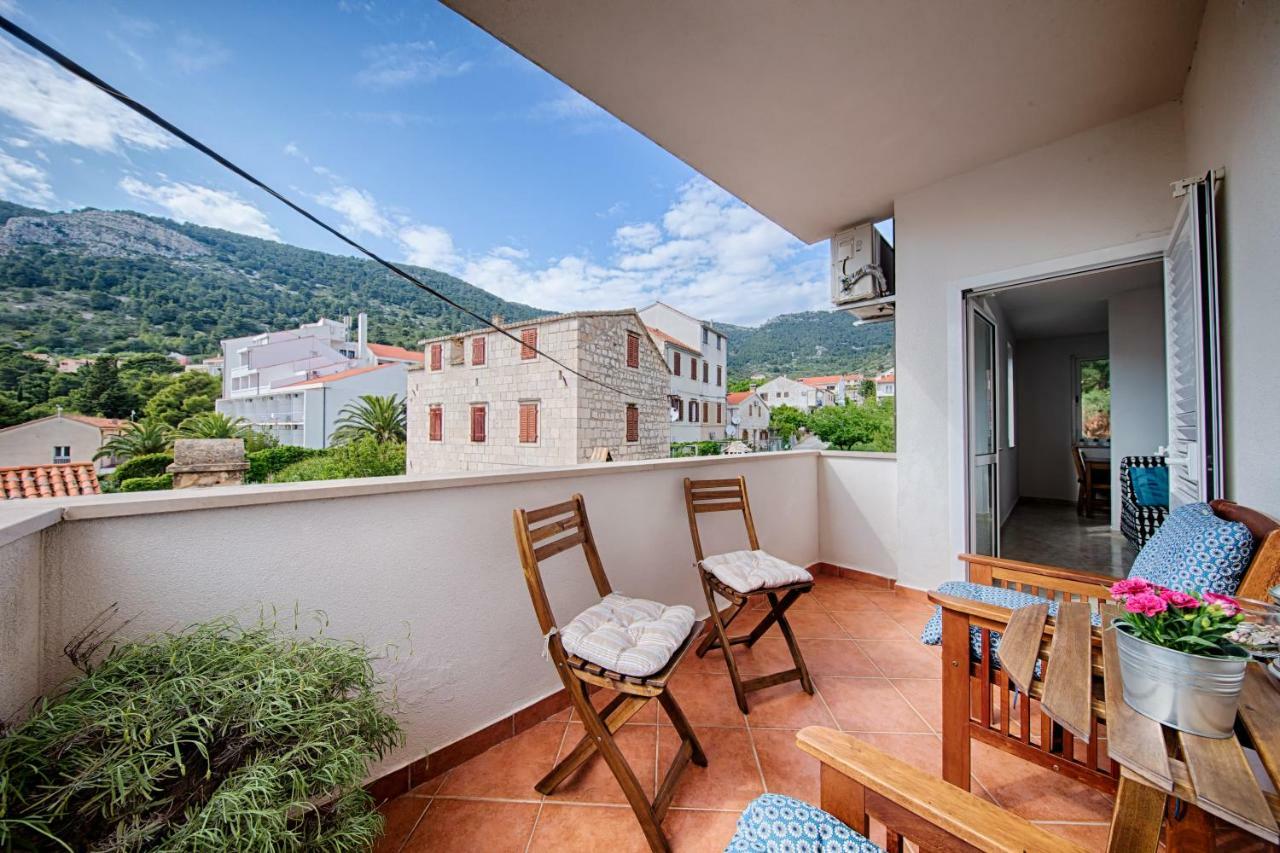 Apartments Marinkovic コミジャ エクステリア 写真
