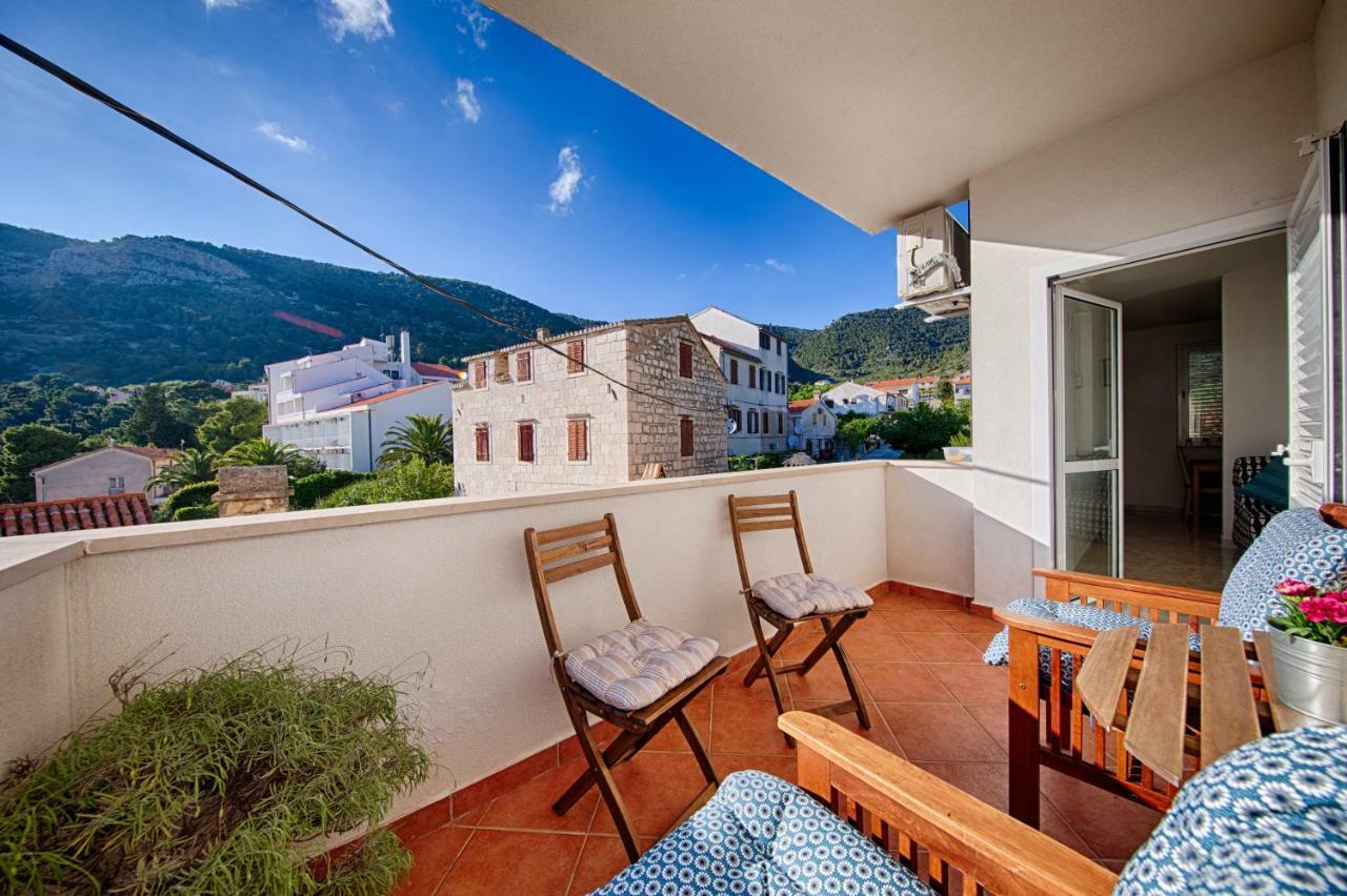 Apartments Marinkovic コミジャ エクステリア 写真