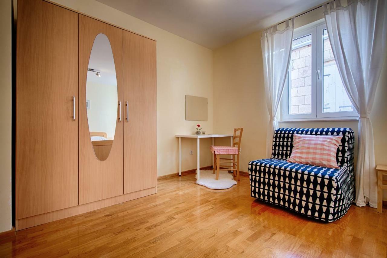 Apartments Marinkovic コミジャ エクステリア 写真