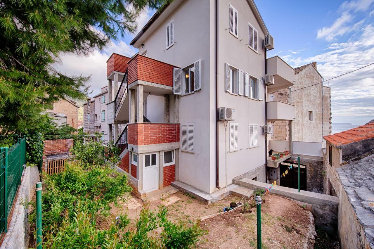 Apartments Marinkovic コミジャ エクステリア 写真