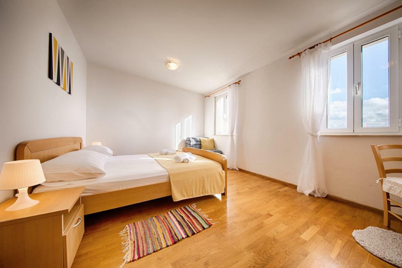 Apartments Marinkovic コミジャ エクステリア 写真